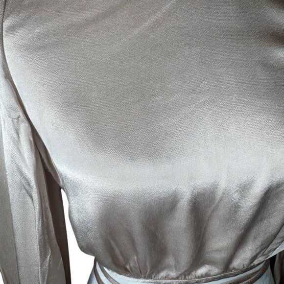 ASTR The Label Lilith Satin Wrap Crop Top size Medium - Picture 4 of 8